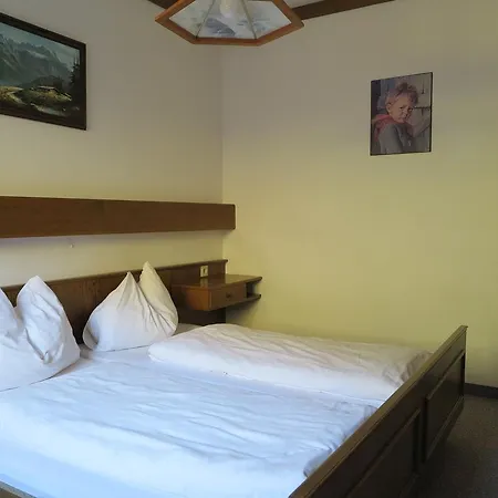 Haus Enzian Apartamento